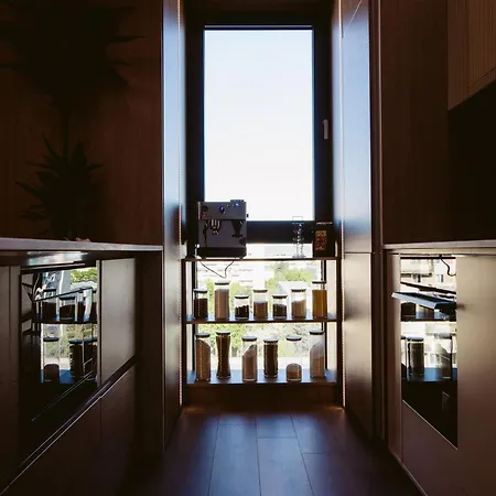 Thea - Modern Luxury *